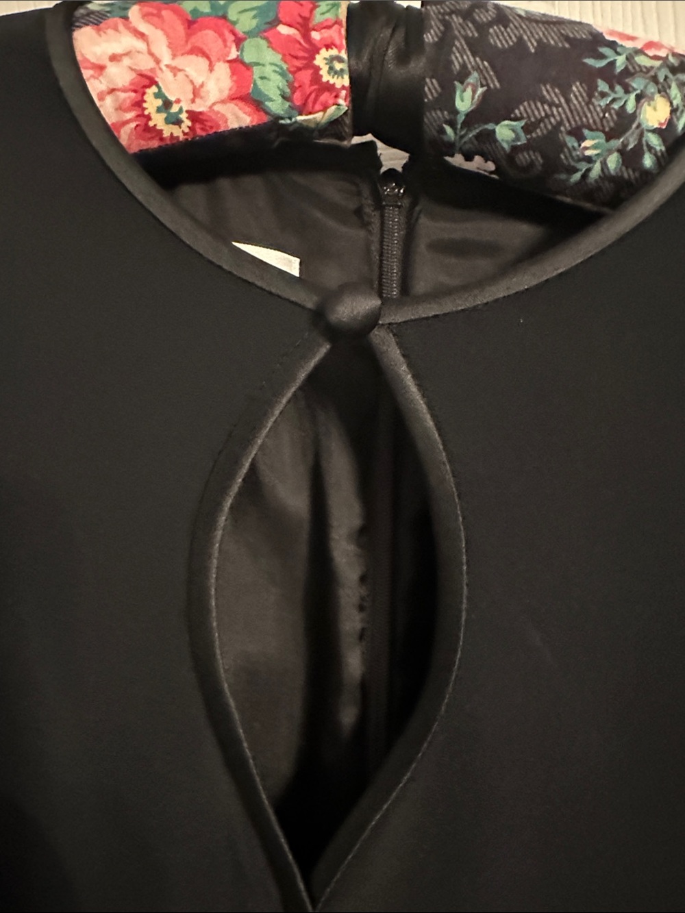 Jones New York Black Tie Dress Size 8 Posh Funeral Dress. Timeless! Silky fabric - Picture 10 of 10